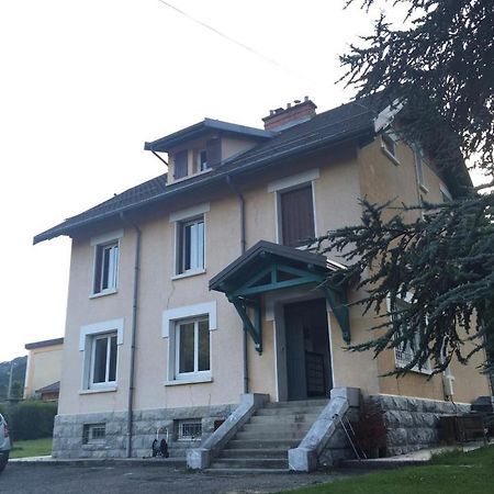 Bed and Breakfast Refuges Sous Les Toits Бур-Сен-Морис Экстерьер фото